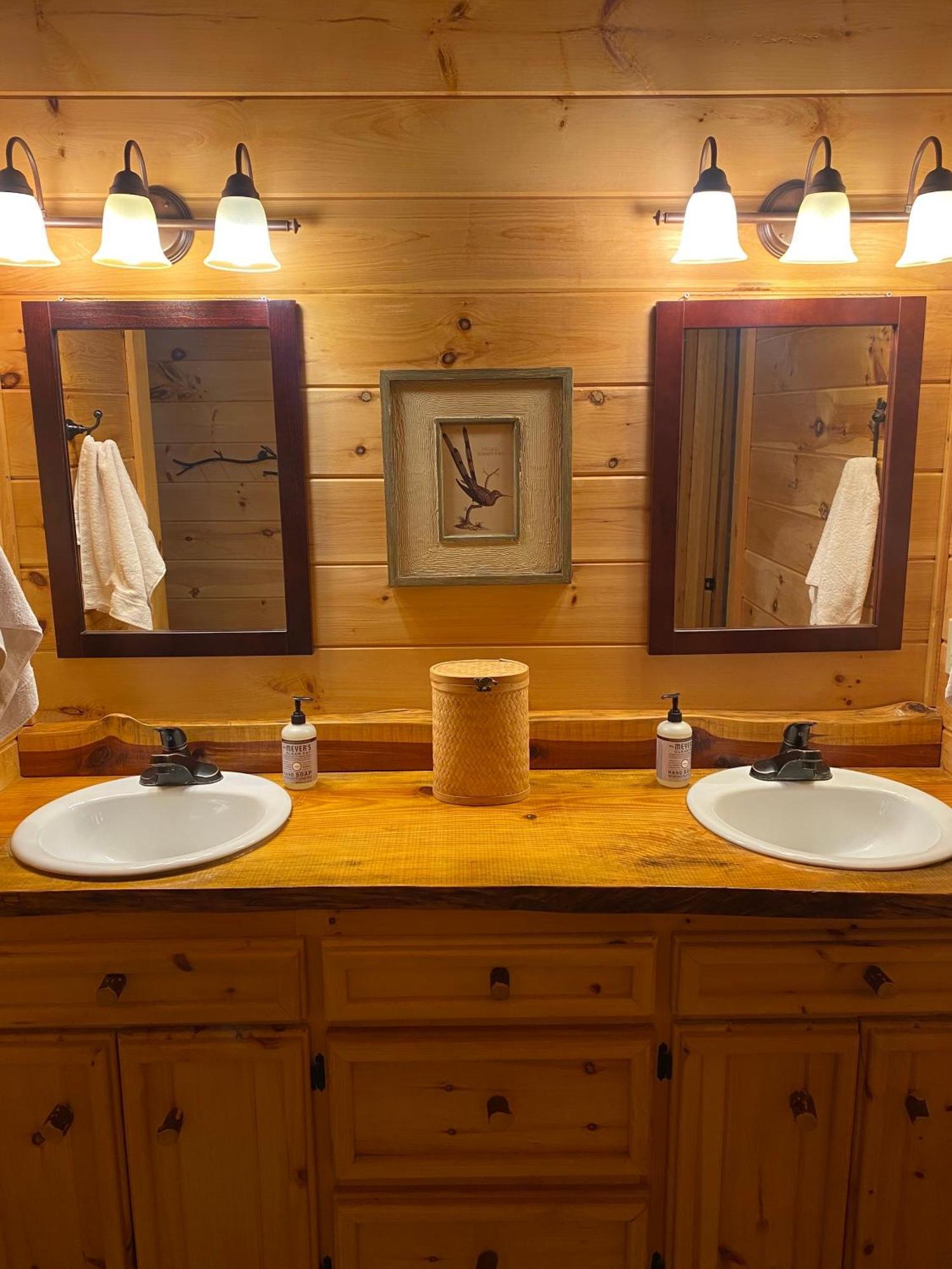Villa The Cozy Lazy Laurel With Year-Round Mountain Views, Hot Tub, Fire Pit à Cherry Log Extérieur photo