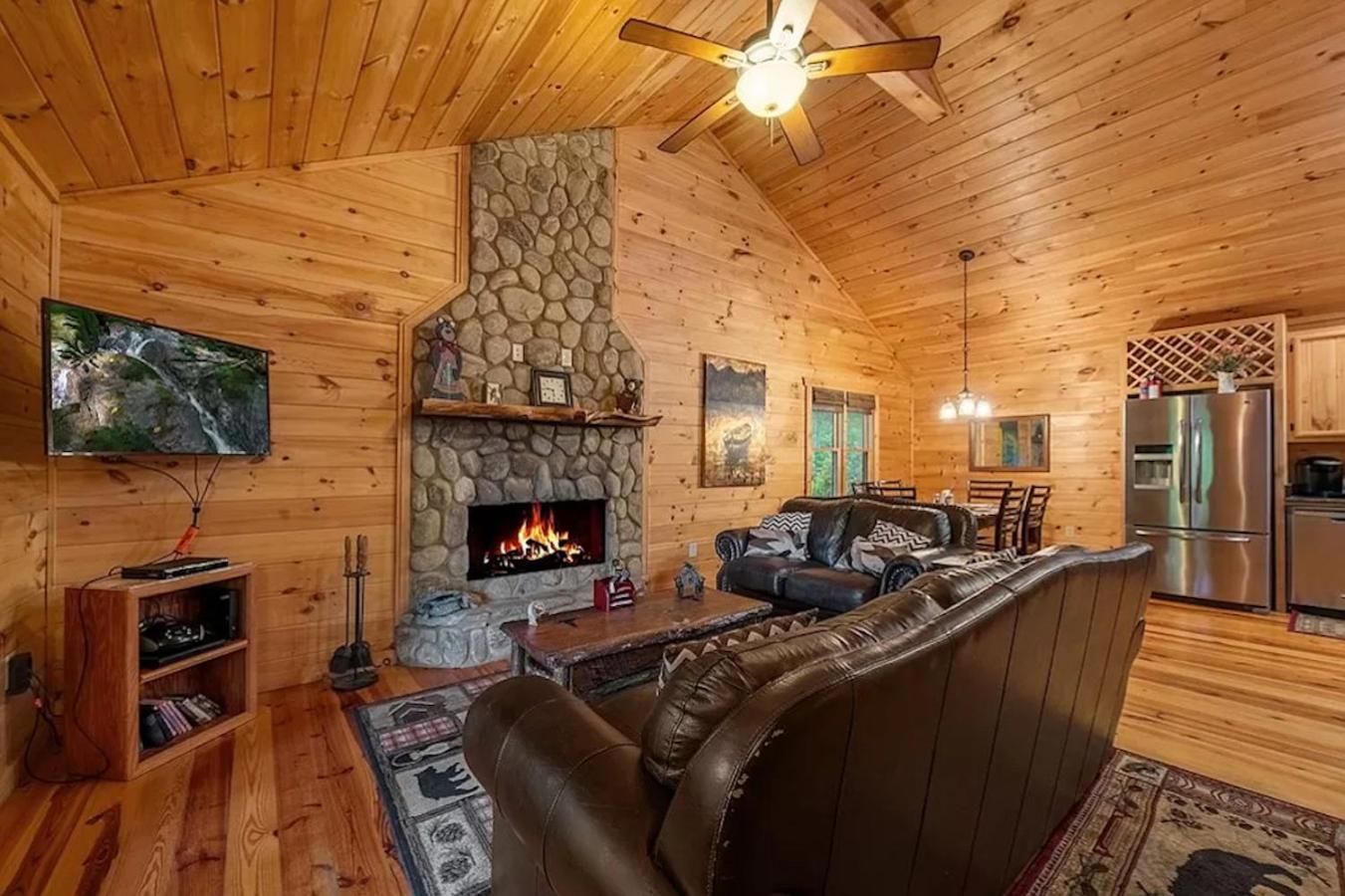 Villa The Cozy Lazy Laurel With Year-Round Mountain Views, Hot Tub, Fire Pit à Cherry Log Extérieur photo